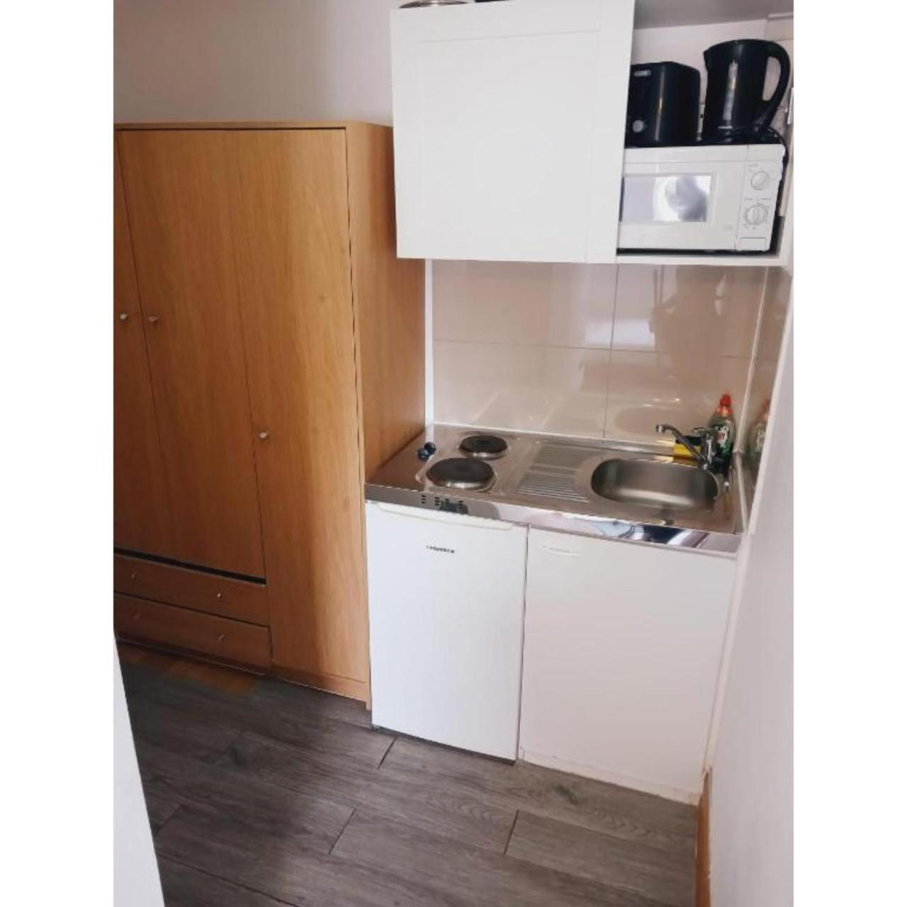 F407-4th Flr For 2 Near Hyde Park London