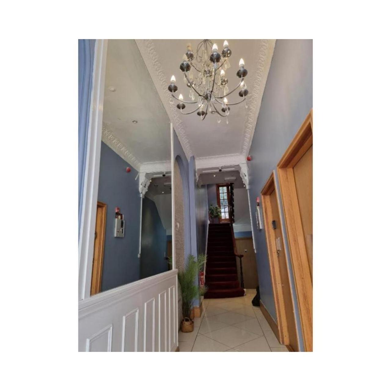 F407-4th Flr For 2 Near Hyde Park